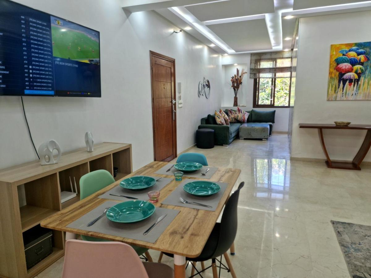 Appartamento Luxury Family House With Garden View Casablanca Esterno foto