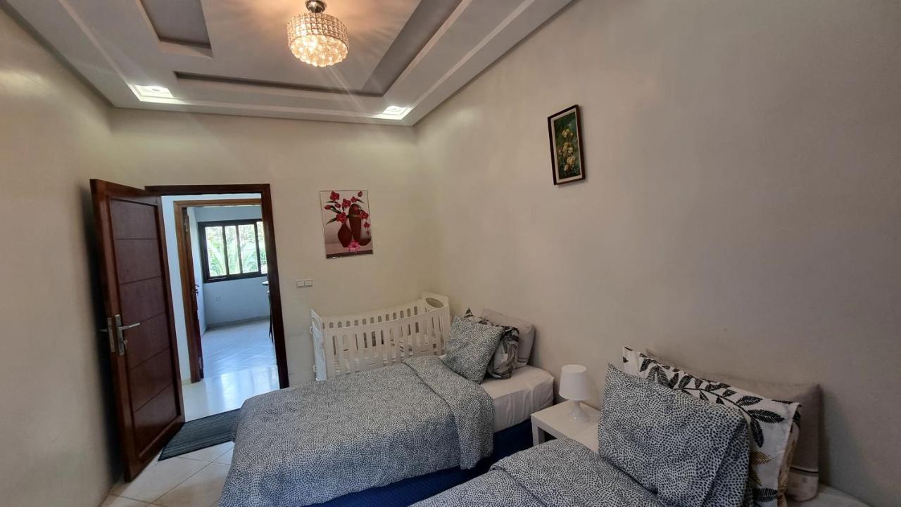 Appartamento Luxury Family House With Garden View Casablanca Esterno foto